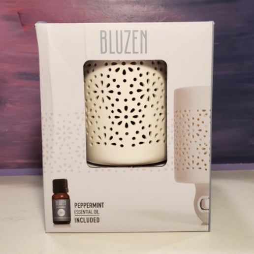 Bluzen Essential Oil Warmer Plug in Wall Diffuser